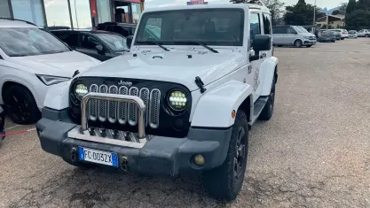 Käytetty Jeep Wrangler Sahara 200 HP (147 kW) 2016 Valkoinen Katumaasturi