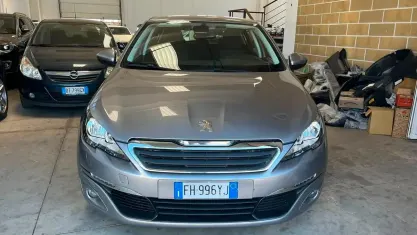 Usata Peugeot 308 Business-Line 120 CV (88 kW) 2017 Bluazzurro Berlina