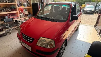 Usata Hyundai Atos Style 63 CV (46 kW) 2005 Rosso Utilitaria