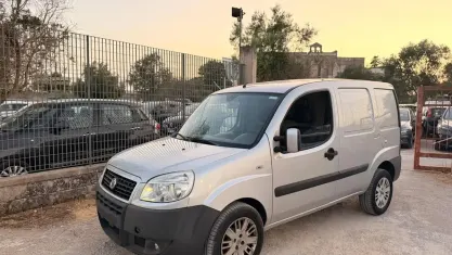 Usata Fiat Doblò 85 CV (62 kW) 2009 Grigio Monovolume