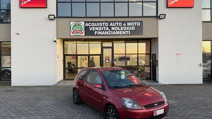 Usata 2008 Ford Fiesta Ghia Utilitaria | 3300 € (Buon prezzo)
