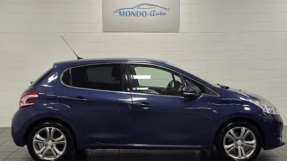 Blu Usata 2013 Peugeot 208 Allure Due volumi | 6500 € (Buon prezzo)