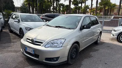 Usata Toyota Corolla Sol 97 CV (71 kW) 2005 Grigio Berlina