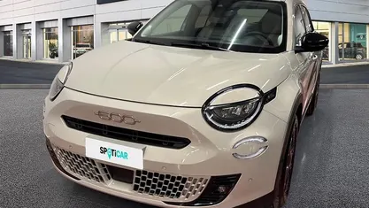 Usata Fiat 600 La Prima 110 CV (80 kW) 2025 Beige SUV