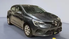 Grigio scuro Usata 2020 Renault Clio V Zen Due volumi | 11.950 € (Ottimo prezzo)