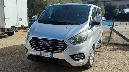 Usata Ford Tourneo 185 CV (136 kW) 2019 Grigio Monovolume