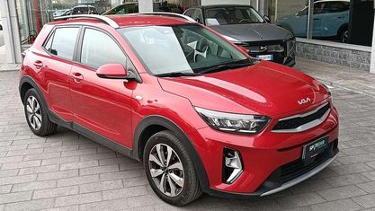 Usata Kia Stonic Urban 101 CV (74 kW) 2023 Signal red SUV
