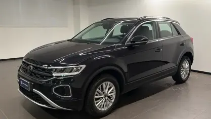 Usata VW T-Roc Life 116 CV (85 kW) 2023 Nero SUV
