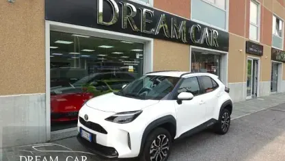 Usata Toyota Yaris Trend 92 CV (67 kW) 2025 Bianco pastello Utilitaria