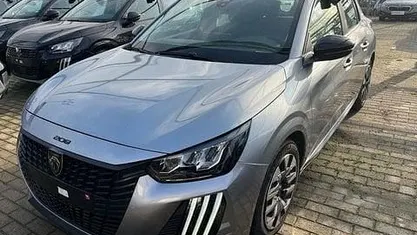 Grigio argento Usata 2024 Peugeot 208 Active Due volumi | 13.990 € (Buon prezzo)