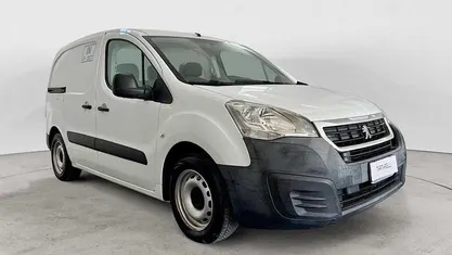 Bianco Usata 2018 Peugeot Partner Premium Monovolume | 12.900 € (Buon prezzo)
