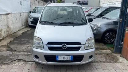 Usata Opel Agila Club 60 CV (44 kW) 2005 Grigio Monovolume