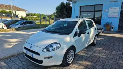 Usata Fiat Punto Street 95 CV (69 kW) 2017 Bianco Utilitaria