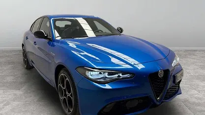 Usata 2023 Alfa Romeo Giulia Veloce Tre volumi | 38.900 € (Ottimo prezzo)