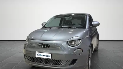 Usata Fiat 500e Icon 42 kW (58 CV) 2023 Anvil grey Utilitaria