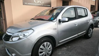 Grigio Usata 2008 Dacia Sandero Tre volumi | 2900 € (Ottimo prezzo)