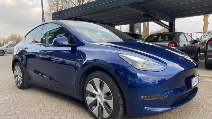 Usata Tesla Model Y 152 kW (208 CV) 2022 Blu SUV