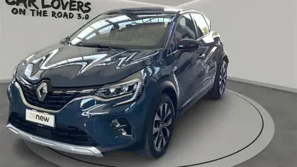 Usata Renault Captur Techno 145 CV (106 kW) 2023 Blu scuro SUV