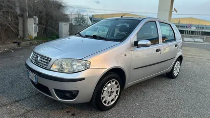 Usata Fiat Punto 60 CV (44 kW) 2009 Gray Utilitaria
