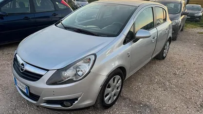 Usata Opel Corsa Club 75 CV (55 kW) 2010 Utilitaria