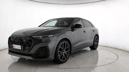 Usata Audi Q8 S-Line 286 CV (210 kW) 2025 Grigio SUV