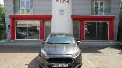 Usata Ford Fiesta Business Edition 97 CV (71 kW) 2017 Grigio Utilitaria