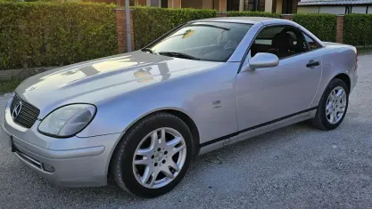 Usata Mercedes SLK200 136 CV (100 kW) 1997 Argento Cabrio