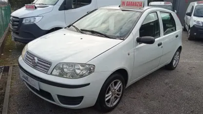 Usata Fiat Punto Classica 60 CV (44 kW) 2011 Bianco Utilitaria
