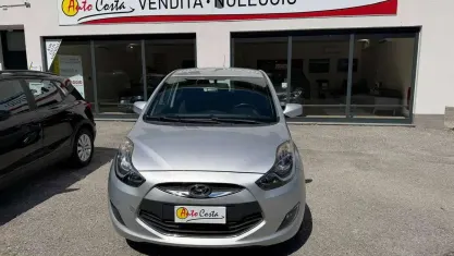 Usata Hyundai ix20 Comfort 90 CV (66 kW) 2013 Argento Utilitaria
