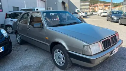 Usata Lancia Thema 120 CV (88 kW) 1986 Grigio Berlina