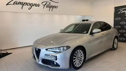 Usata Alfa Romeo Giulia 150 CV (110 kW) 2017 Grigio Berlina
