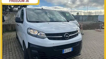 Bianco Usata 2023 Opel Vivaro Enjoy Monovolume | 17.950 € (Ottimo prezzo)