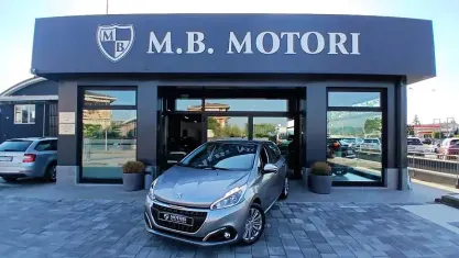 Usata Peugeot 208 Allure 83 CV (61 kW) 2019 Utilitaria