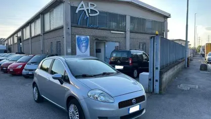 Usata Fiat Grande Punto 65 CV (47 kW) 2006 Grigio Utilitaria