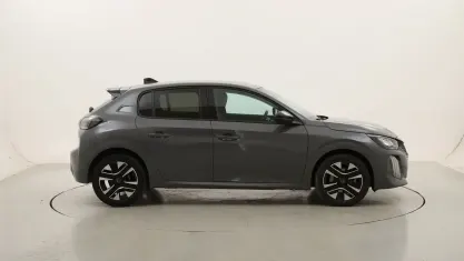 Usata Peugeot 208 Allure 101 CV (74 kW) 2025 Grigiogrigio Utilitaria