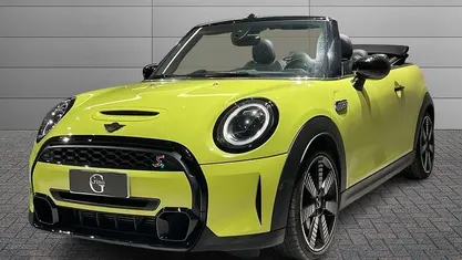 Nero Usata 2023 Mini Cooper S Cabriolet Classic Cabrio | 29.800 € (Buon prezzo)