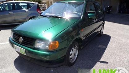 Usata VW Polo 50 CV (36 kW) 1998 Verde Utilitaria