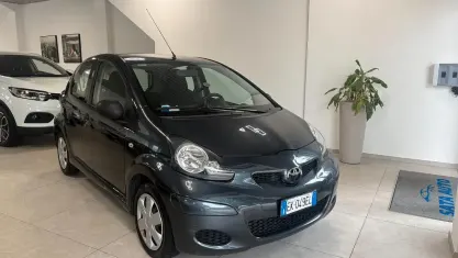 Usata Toyota Aygo Connect Style 68 CV (50 kW) 2011 Grigio Utilitaria