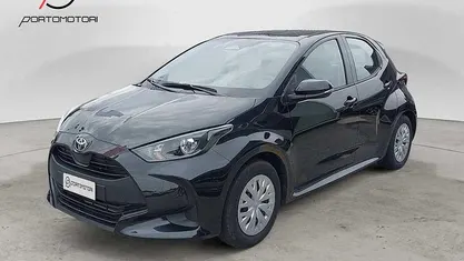 Usata Toyota Yaris Hybrid Active 92 CV (67 kW) 2025 Nero Utilitaria