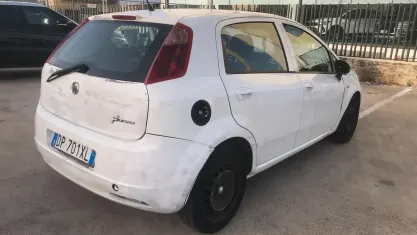 Usata Fiat Grande Punto Active 75 CV (55 kW) 2008 Bianco Utilitaria