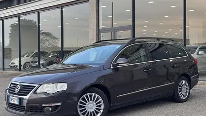 Usata VW Passat Comfortline 140 CV (102 kW) 2009 Grigio Station wagon