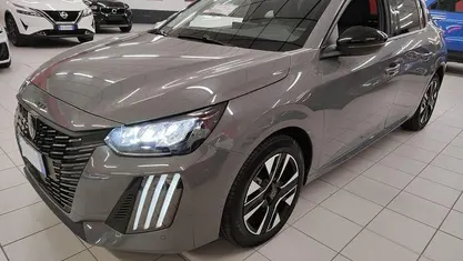 Usata Peugeot 208 Allure+ 101 CV (74 kW) 2025 Grigio scuro Utilitaria