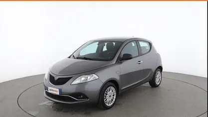 Usata Lancia Ypsilon Silver 70 CV (51 kW) 2016 Grigio Utilitaria