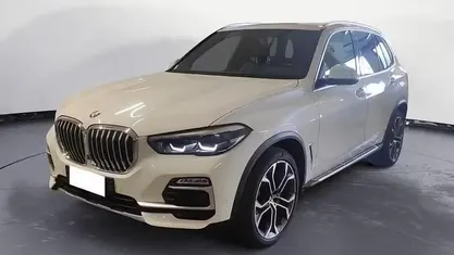 Usata BMW X5 xLine 265 CV (194 kW) 2020 Alpin white pastello SUV