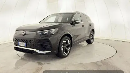 Usata VW Tiguan R-line 150 CV (110 kW) 2025 Nero SUV