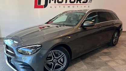 Usata Mercedes E300 AMG line 194 CV (142 kW) 2020 Grigio Station wagon