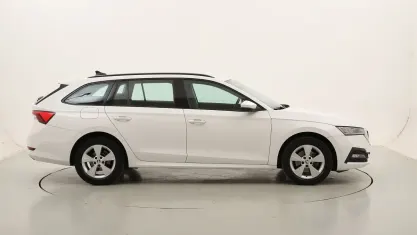 Usata Skoda Octavia Executive 150 CV (110 kW) 2022 Biancobianco Station wagon
