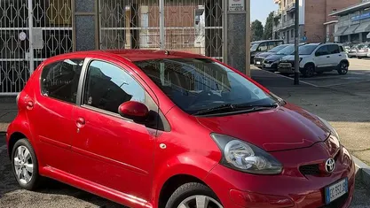 Usata Toyota Aygo 68 CV (50 kW) 2010 Rosso Utilitaria