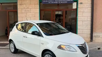 Usata Lancia Ypsilon 80 CV (58 kW) 2014 Bianco Utilitaria