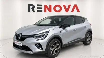 Usata Renault Captur Techno 101 CV (74 kW) 2023 Grigio SUV